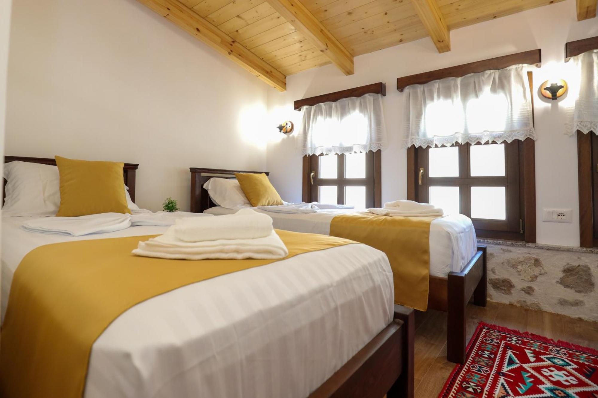 Hotel The House Of Dollma , Inside Kruja Castle Zimmer foto